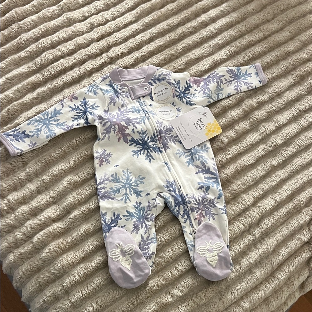 Burt's Bees Baby Lavender and Cream Snowflake Footie